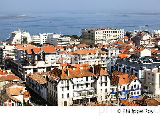 ARCACHON, VILLE D' ETE  ET BASSIN D' ARCACHON, COTE ATLANTIQUE, GIRONDE, AQUITAINE. (33F27621.jpg)