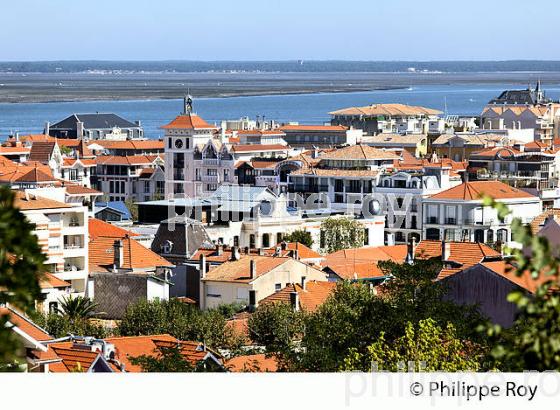 ARCACHON, VILLE D' ETE  ET BASSIN D' ARCACHON, COTE ATLANTIQUE, GIRONDE, AQUITAINE. (33F27622.jpg)
