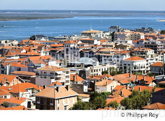 ARCACHON, VILLE D' ETE  ET BASSIN D' ARCACHON, COTE ATLANTIQUE, GIRONDE, AQUITAINE. (33F27623.jpg)