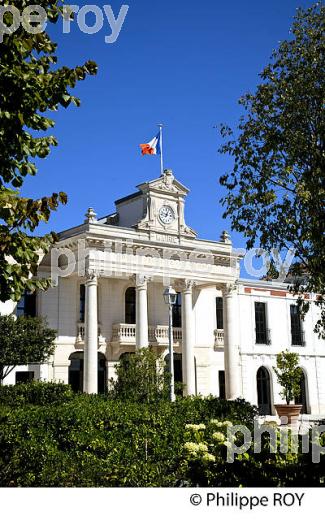 HOTEL DE VILLE D' ARCACHON, COTE ATLANTIQUE, GIRONDE, AQUITAINE. (33F27802.jpg)