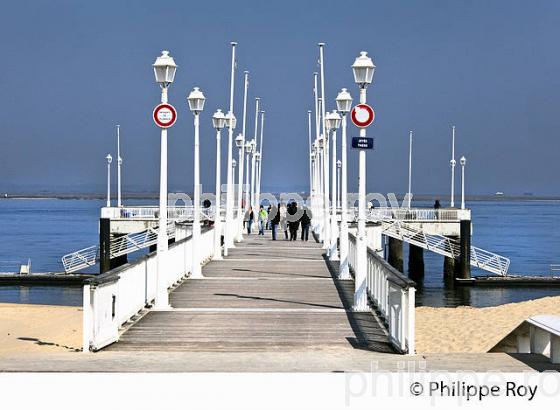 JETEE THIERS  , FRONT DE MER DE LA VILLE D'  ETE, ARCACHON, COTE ATLANTIQUE, GIRONDE, AQUITAINE. (33F27809.jpg)