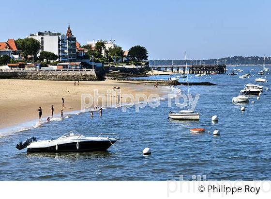 PLAGE , FRONT DE MER DE LA VILLE D'  ETE, ARCACHON, COTE ATLANTIQUE, GIRONDE, AQUITAINE. (33F27812.jpg)