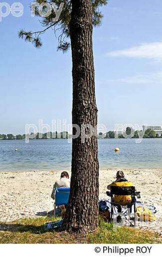 LA PLAGE DU LAC DE BORDEAUX , VILLE DE  BRUGES, BORDEAUX METROPOLE, GIRONDE. (33F28205.jpg)
