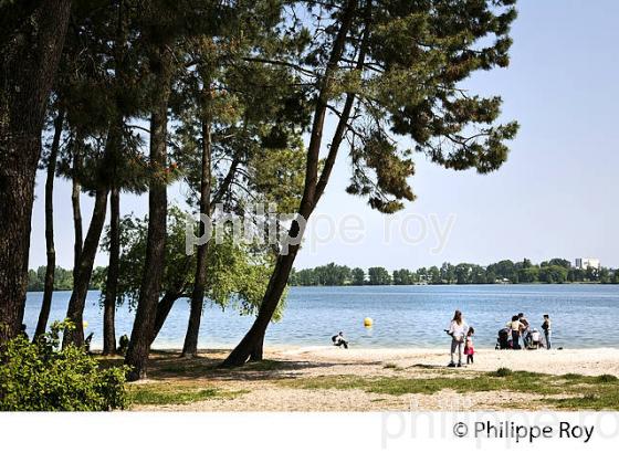 LA PLAGE DU LAC DE BORDEAUX , VILLE DE  BRUGES, BORDEAUX METROPOLE, GIRONDE. (33F28208.jpg)