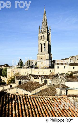 CLOCHER ET VILLAGE DE SAINT-EMILION, GIRONDE. (33F28316.jpg)