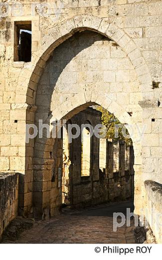 LE PORTE BRUNET, FORTIFICATION DU VILLAGE DE SAINT-EMILION, GIRONDE. (33F28333.jpg)