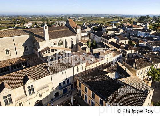 LE  VILLAGE DE SAINT-EMILION, VU DEPUIS LE CLOCHER,  GIRONDE. (33F28513.jpg)