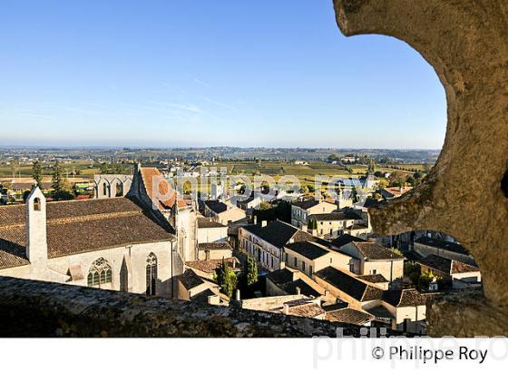 LE  VILLAGE DE SAINT-EMILION, VU DEPUIS LE CLOCHER,  GIRONDE. (33F28514.jpg)