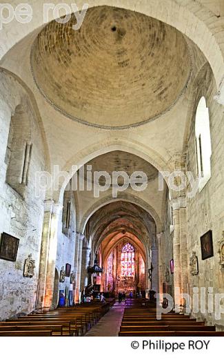 L' EGLISE   COLLEGIALE , VILLAGE DE SAINT-EMILION, GIRONDE. (33F28628.jpg)