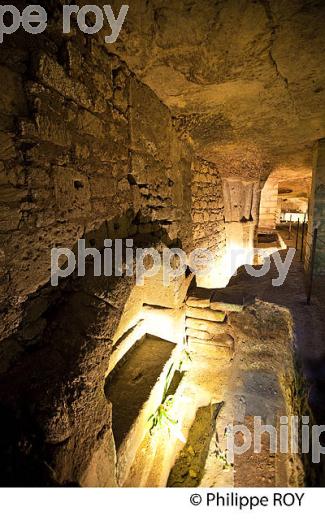 LES CATACOMBES, VILLAGE DE SAINT-EMILION, GIRONDE. (33F28716.jpg)