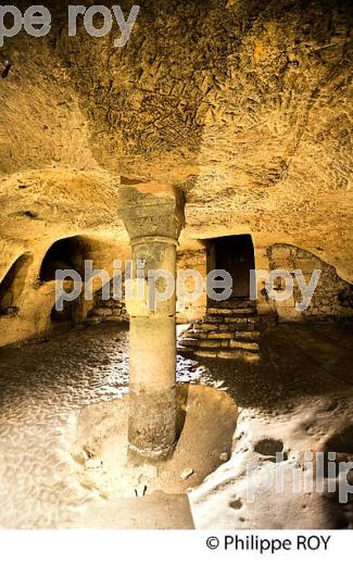 LES CATACOMBES, VILLAGE DE SAINT-EMILION, GIRONDE. (33F28726.jpg)