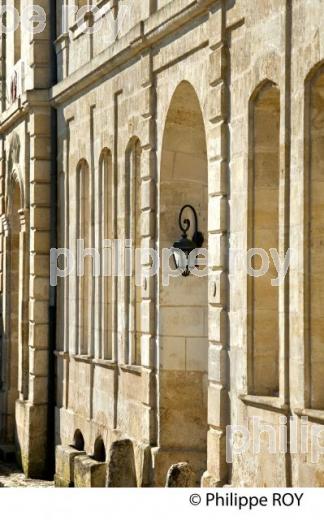 L' HOSPICE DE LA MADELEINE, CITE DE SAINT EMILION, GIRONDE. (33F28822.jpg)