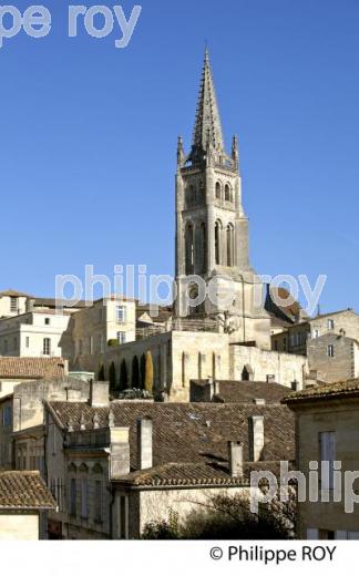LE CLOCHER ET LA CITE DE SAINT-EMILION, GIRONDE. (33F29112.jpg)