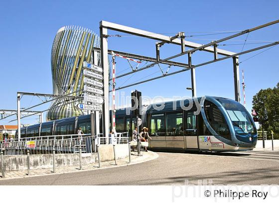LA  CITE DU VIN,  QUARTIER DE BACALAN , BORDEAUX . (33F29739.jpg)
