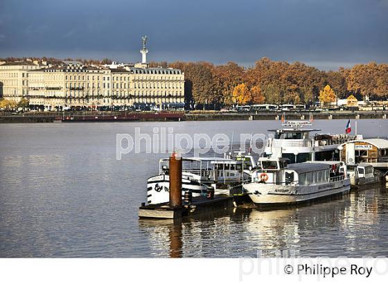 LA GARONNE, ET LA PLACE DES QUINCONCES,  PORT DE LA LUNE, BORDEAUX. (33F30034.jpg)