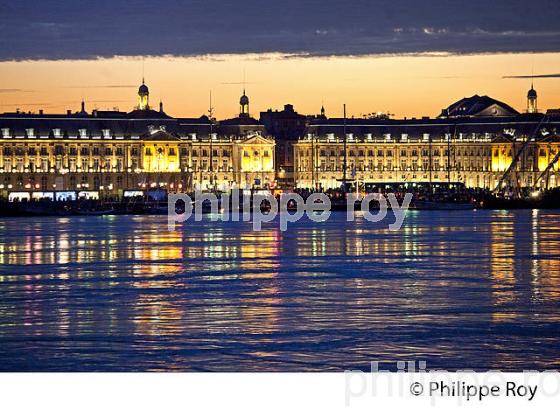 LA GARONNE ET LE PALAIS  DE LA BOURSE,  PORT DE LA LUNE, BORDEAUX. (33F30101.jpg)