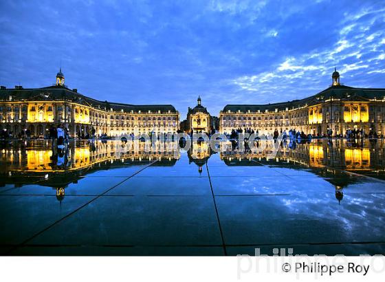 LE MIROIR D' EAU,  PLACE DE LA BOURSE,  PORT DE LA LUNE, BORDEAUX. (33F30105.jpg)