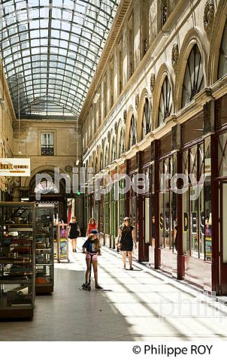 GALERIE BORDELAISE, RUE SAINTE CATHERINE, RUE PIETONNE , BORDEAUX, GIRONDE (33F30202.jpg)