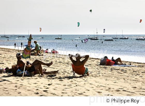 KITESURF, PLAGES DES ARBOUSIERS, ARCACHON, BASSIN D' ARCACHON, GIRONDE. (33F30528.jpg)