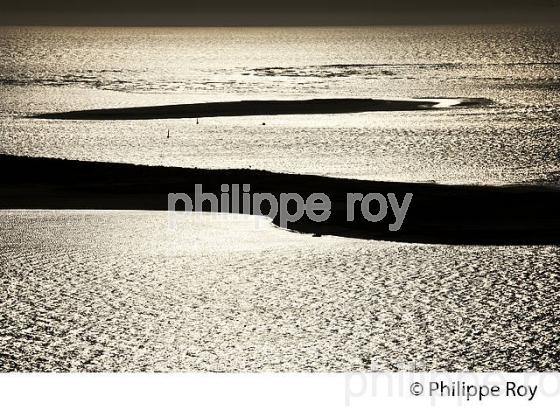 CREPUSCULE SUR LES PASSES DU  BASSIN D' ARCACHON, DUNE DU PILAT, GIRONDE. (33F31022.jpg)
