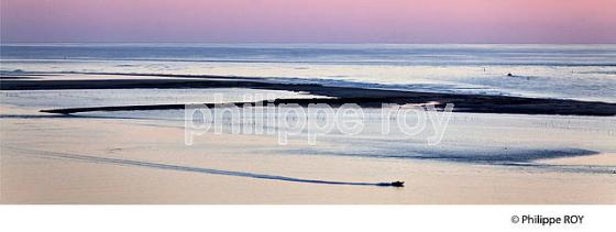 CREPUSCULE SUR LES PASSES DU  BASSIN D' ARCACHON, DUNE DU PILAT, GIRONDE. (33F31104.jpg)