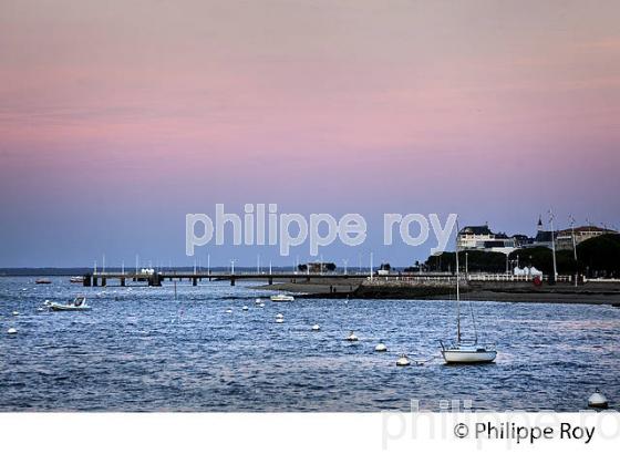 COUCHER DE SOLEIL,  GRANDE PLAGE  D' ARCACHON, GIRONDE. (33F31913.jpg)