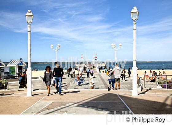 LA JETEE THIERS, GRANDE PLAGE, VILLE D' ETE, ARCACHON, GIRONDE. (33F31931.jpg)