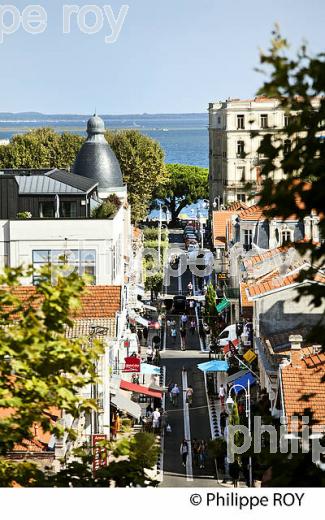 LA VILLE D' ETE D' ARCACHON ET LE BASSIN, GIRONDE. (33F32115.jpg)