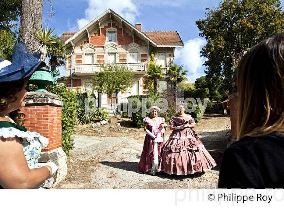 VISITE  THEATRALISEE DE LA VILLE D' HIVER D'  ARCACHON, GIRONDE. (33F32138.jpg)