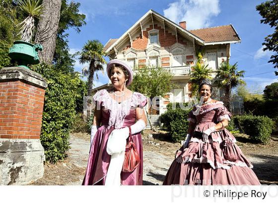 VISITE  THEATRALISEE DE LA VILLE D' HIVER D'  ARCACHON, GIRONDE. (33F32139.jpg)