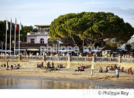 PLAGE ET FRONT DE MER , ANDERNOS-LES-BAINS, BASSIN D' ARCACHON, GIRONDE. (33F32508.jpg)