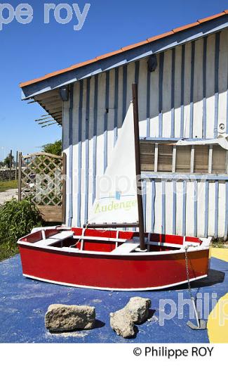 CABANE  D' OSTREICULTEUR, PORT OSTREICOLE   DE AUDENGE,  BASSIN D' ARCACHON, GIRONDE. (33F32813.jpg)