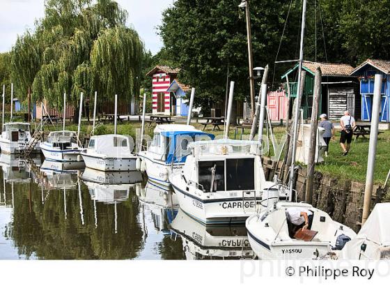 CABANE DE PECHEUR, PORT  DE PECHE DE BIGANOS, DELTA DE LA LEYRE,  BASSIN D' ARCACHON, GIRONDE. (33F32837.jpg)