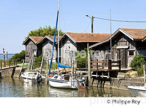 PORT OSTREICOLE DU CANAL-EST, OSTREICULTURE, GUJAN-MESTRAS, BASSIN D' ARCACHON, GIRONDE. (33F33307.jpg)