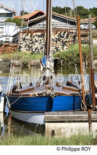 VIEUX GREEMENT, PORT DE LARROS, OSTREICULTURE, GUJAN-MESTRAS, BASSIN D' ARCACHON, GIRONDE. (33F33320.jpg)