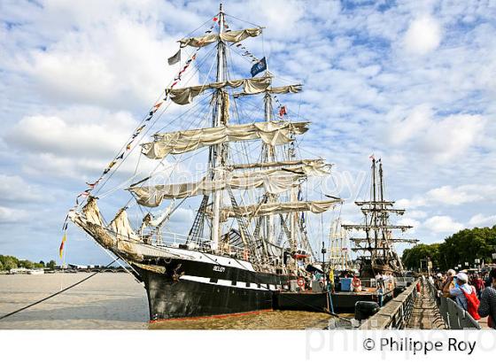 LE BELEM, RASSEMBLEMENT  DE GRANDS VOILIERS DANS  LE PORT DE LA LUNE,  VILLE DE  BORDEAUX FETE LE VIN. (33F34010.jpg)