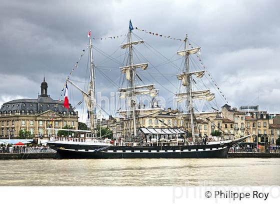 LE BELEM, RASSEMBLEMENT  DE GRANDS VOILIERS DANS  LE PORT DE LA LUNE,  VILLE DE  BORDEAUX FETE LE VIN. (33F34016.jpg)