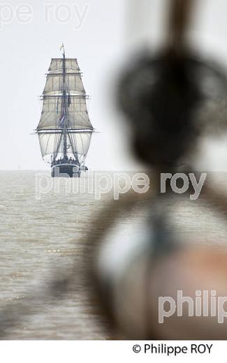 LE  MORGENSTER BRICK NEERLANDAIS, SOUS VOILE DANS L' ESTUAIRE DE LA GIRONDE. (33F34218.jpg)