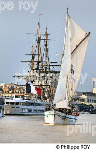 L' ARWAK, KETCH AURIQUE,  A LA VOILE SUR LA GARONNE, PORT DE LA LUNE,    BORDEAUX. (33F34411.jpg)