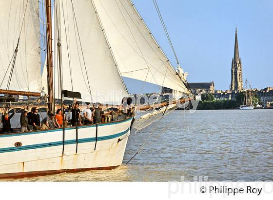 L' ARWAK, KETCH AURIQUE,  A LA VOILE SUR LA GARONNE, PORT DE LA LUNE,    BORDEAUX. (33F34416.jpg)