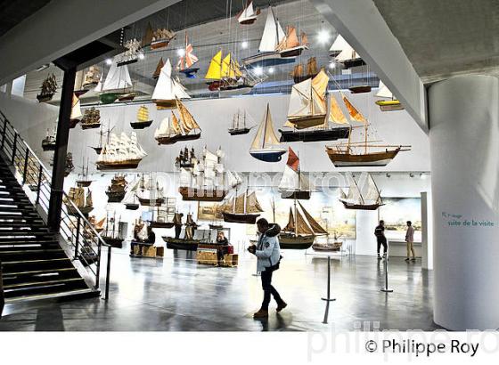 SALLE D' EXPOSITION , MAQUETTES DE BATEAUX,  MUSEE MER MARINE ,  BORDEAUX, GIRONDE. (33F34702.jpg)