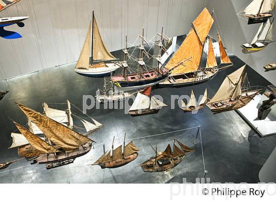 SALLE D' EXPOSITION , MAQUETTES DE BATEAUX,  MUSEE MER MARINE ,  BORDEAUX, GIRONDE. (33F34703.jpg)