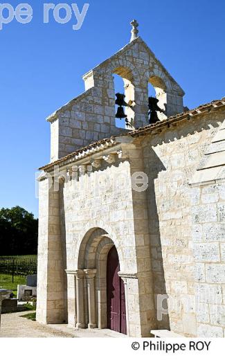 EGLISE ROMANE DE MOUILLAC, PAYS DU  FRONSADAIS,  GIRONDE. (33F35004.jpg)