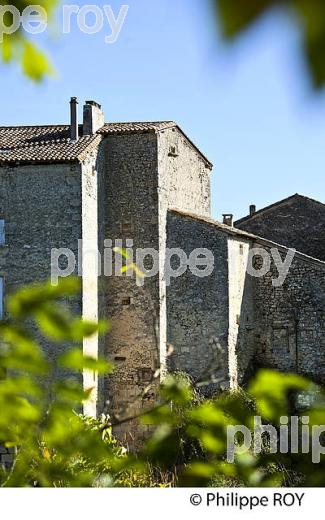 VILLAGE MEDIEVAL DE CASTELMORON D'ALBRET, ENTRE DEUX MERS, GIRONDE. (33F35034.jpg)