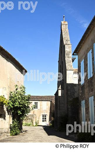 VILLAGE MEDIEVAL DE CASTELMORON D'ALBRET, ENTRE DEUX MERS, GIRONDE. (33F35035.jpg)