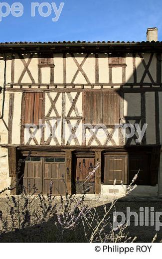VILLAGE MEDIEVAL DE GENSAC, ENTRE DEUX MERS, GIRONDE. (33F35212.jpg)