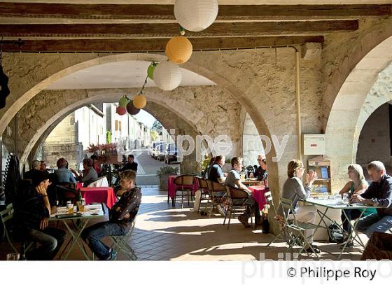 ARCADES DE LA BASTIDE DE MONSEGUR, ENTRE DEUX MERS, GIRONDE. (33F35229.jpg)