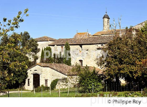 VILLAGE ET ABBAYE  DE SAINTE FERME, ENTRE DEUX MERS, GIRONDE. (33F35325.jpg)