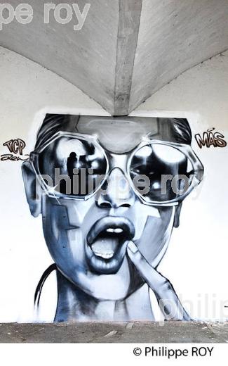 GRAFFITI, STREET ART, QUARTIER DE LA BASTIDE, BORDEAUX, GIRONDE. (33F35915.jpg)