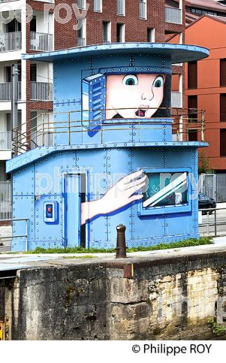 GRAFFITI, STREET ART, QUARTIER DE BACALAN, BORDEAUX, GIRONDE. (33F35929.jpg)